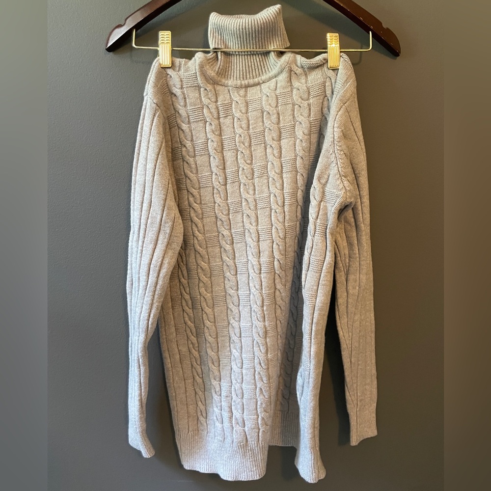 NWOT Men’s Large Turtleneck Knit Sweater